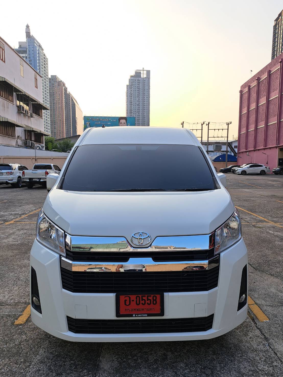 New Toyota Commuter Model 2023-2025 VIP 8-10 Seats