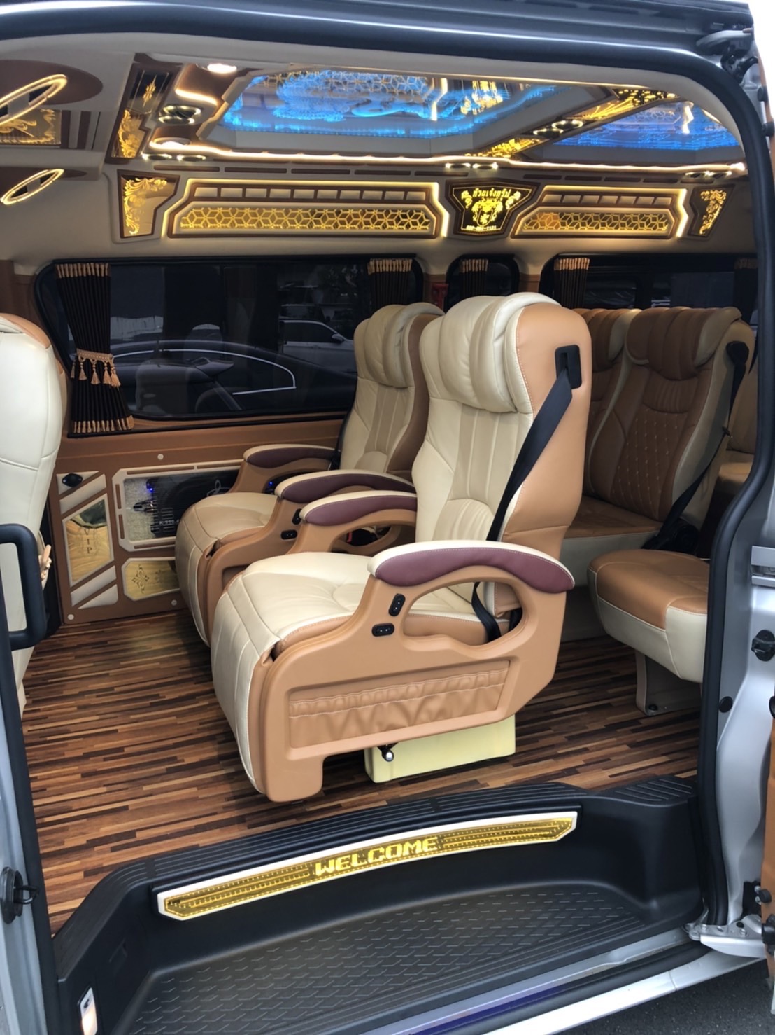 New Toyota Commuter Model 2023-2025 VIP 8-10 Seats