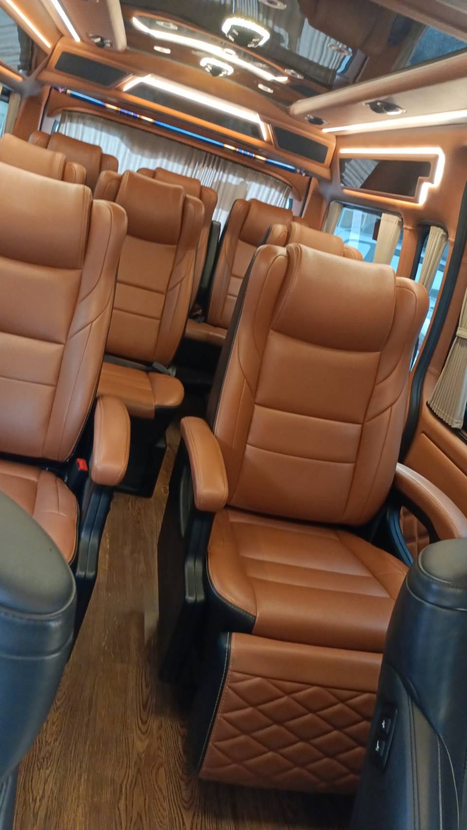 New Toyota Commuter Model 2023-2025 VIP 8-10 Seats
