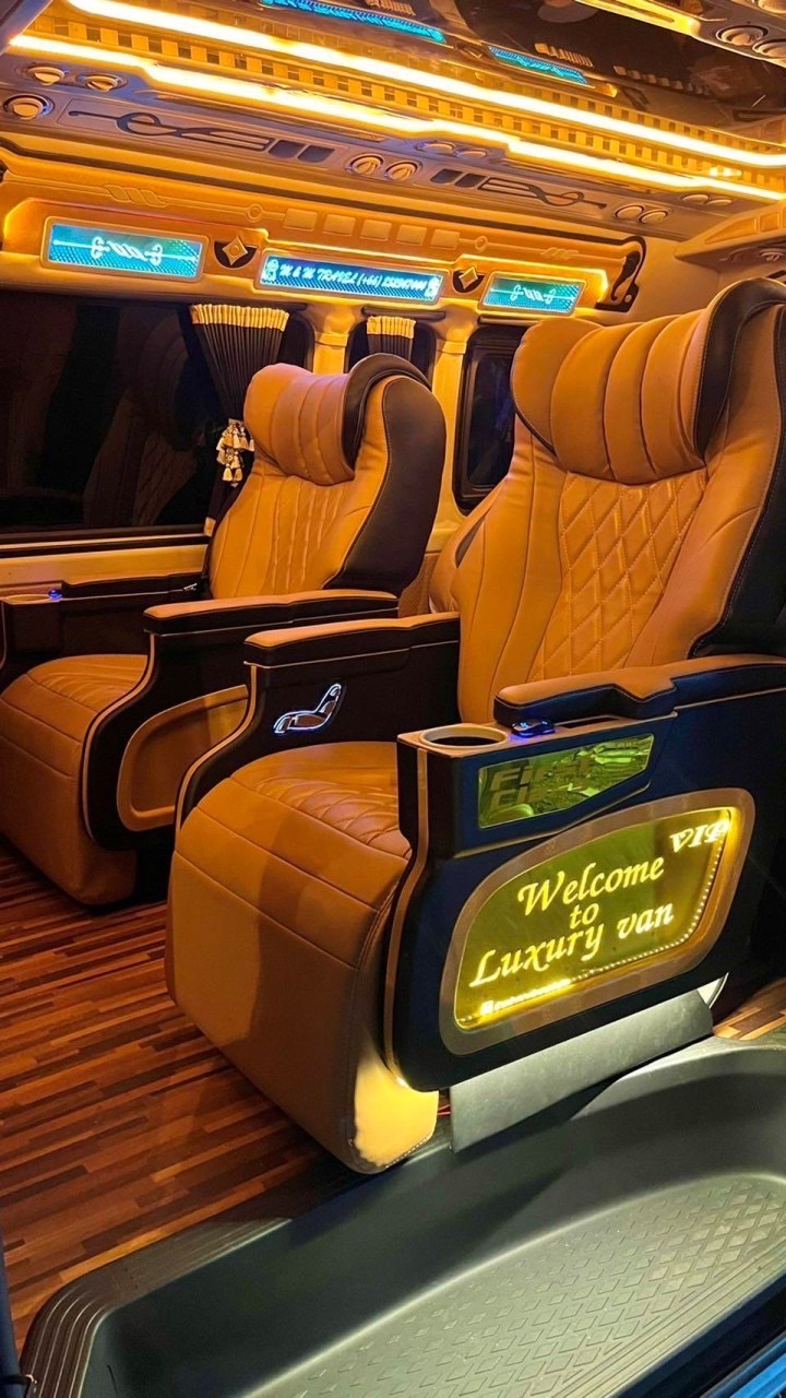 New Toyota Commuter Model 2023-2025 VIP 8-10 Seats