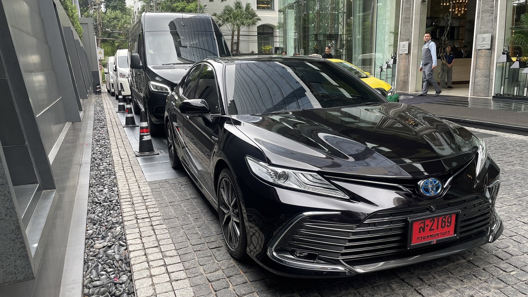 Toyota Camry Premium Luxury Model 2023 VIP 4 Seats