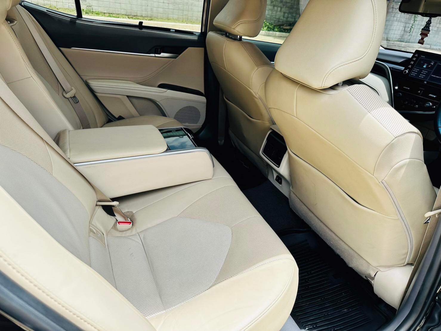 Toyota Camry Premium Luxury Model 2023 VIP 4 Seats